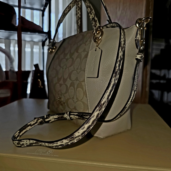 Coach KACEY SATCHEL IN COLORBLOCK SIGNATURE CANVAS IM/Light Khaki/Ivory Multi - Picture 5 of 11